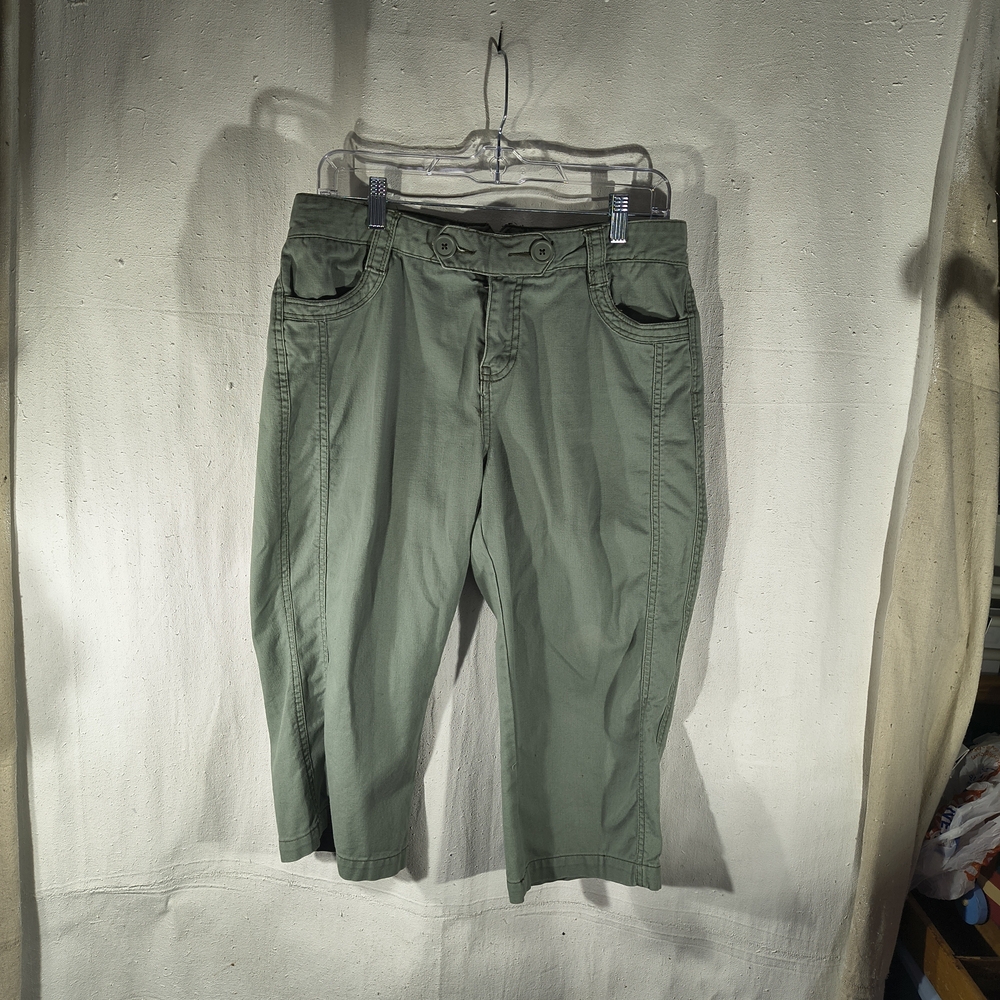 Route 66 Women's Size 9/10 Green Cropped Pants